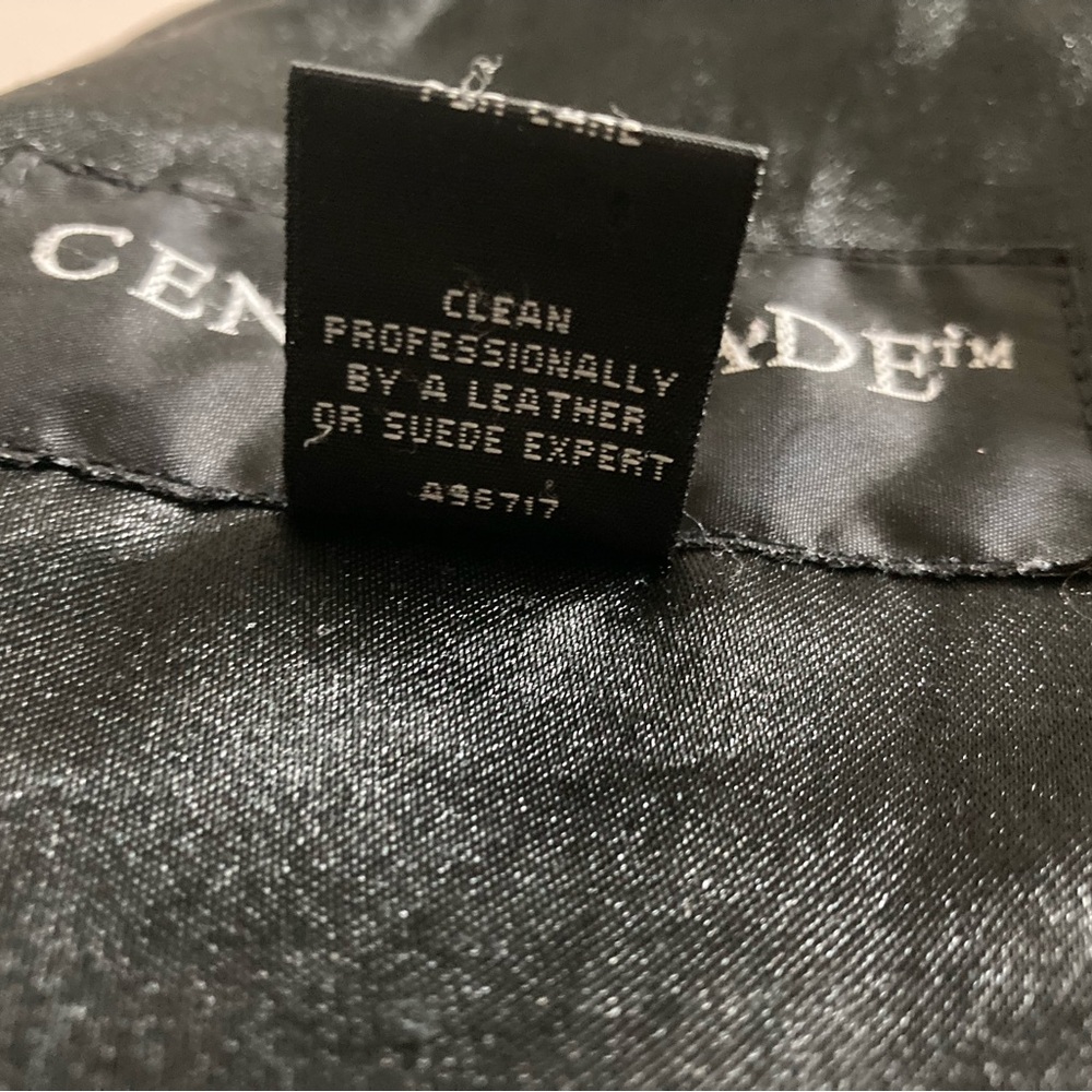 Classic Black Leather Jacket - image 5